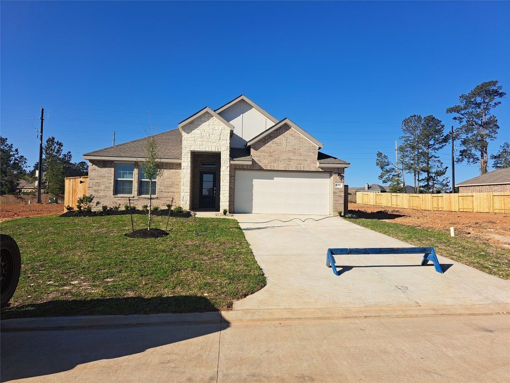 124 Southern Red Oak Lane, Magnolia, TX 77354