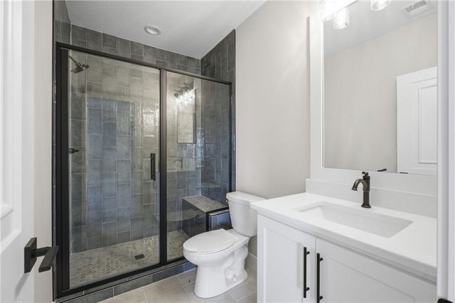 8734 N FARLEY Avenue, Kansas City, MO 64157