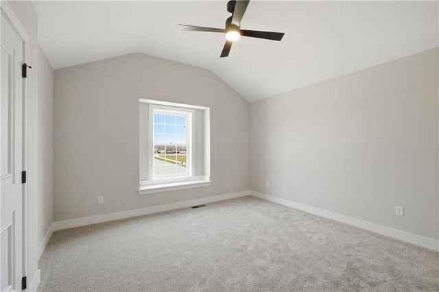 8734 N FARLEY Avenue, Kansas City, MO 64157