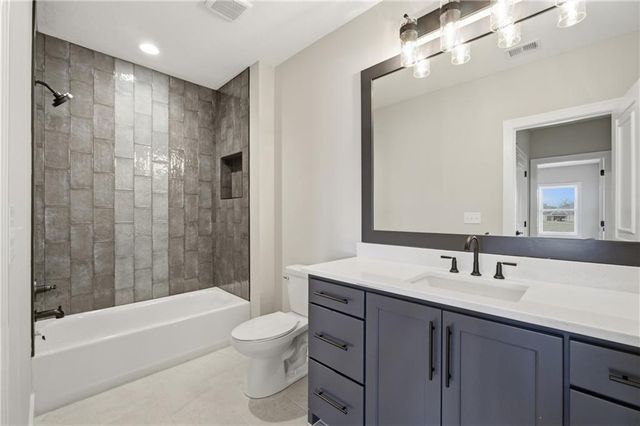 8734 N FARLEY Avenue, Kansas City, MO 64157