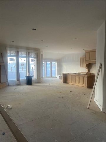 8734 N FARLEY Avenue, Kansas City, MO 64157