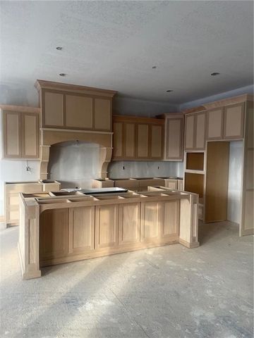 8734 N FARLEY Avenue, Kansas City, MO 64157