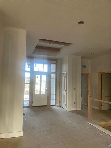 8734 N FARLEY Avenue, Kansas City, MO 64157