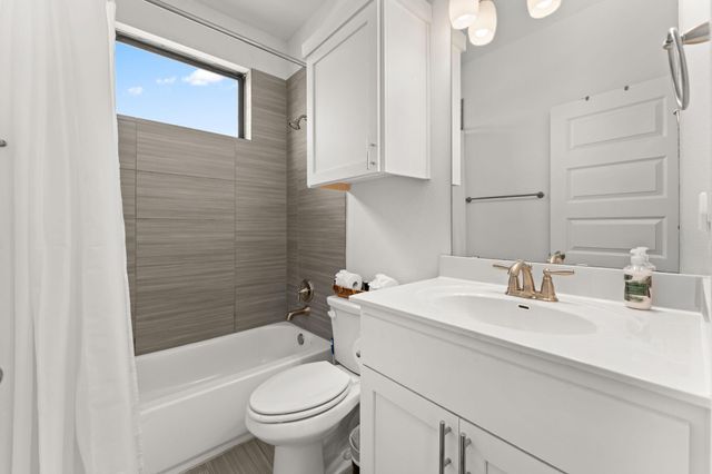 6409 Berkman DR 9, Austin, TX 78723