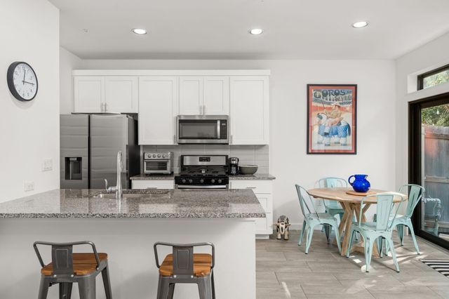 6409 Berkman DR 9, Austin, TX 78723