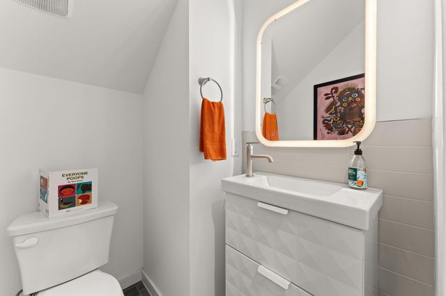 6409 Berkman DR 9, Austin, TX 78723