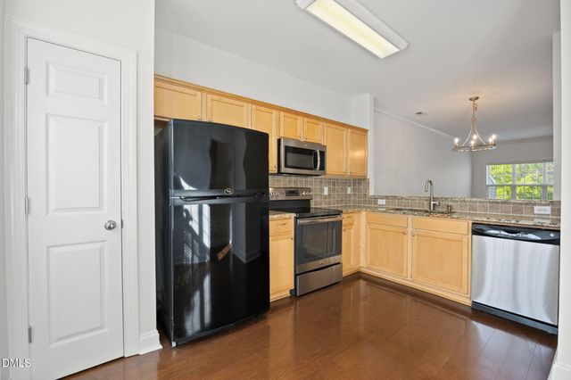 183 Lumina Place, Holly Springs, NC 27540