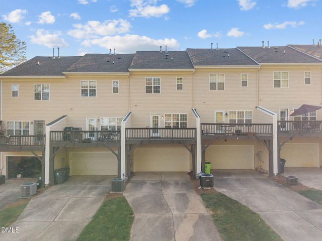 183 Lumina Place, Holly Springs, NC 27540