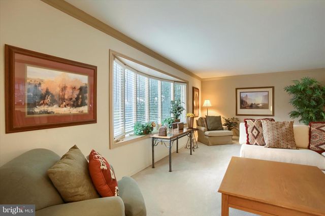 516 LAMP POST LN, Camp Hill, PA 17011