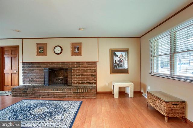 516 LAMP POST LN, Camp Hill, PA 17011