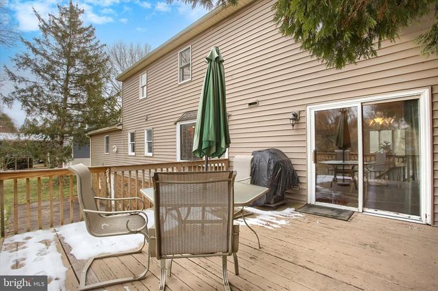 516 LAMP POST LN, Camp Hill, PA 17011