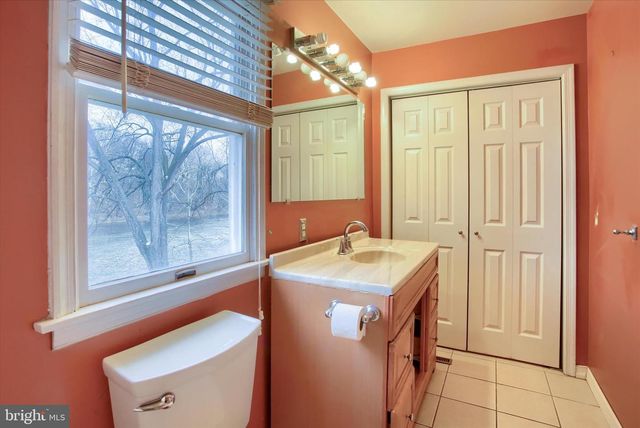 516 LAMP POST LN, Camp Hill, PA 17011