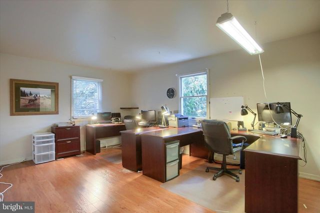 516 LAMP POST LN, Camp Hill, PA 17011