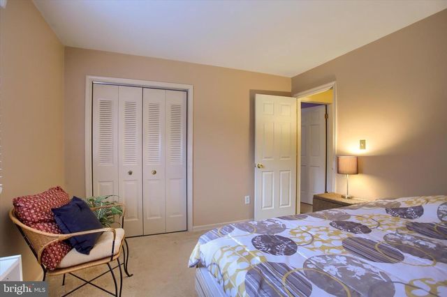 516 LAMP POST LN, Camp Hill, PA 17011