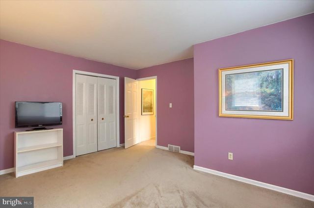 516 LAMP POST LN, Camp Hill, PA 17011