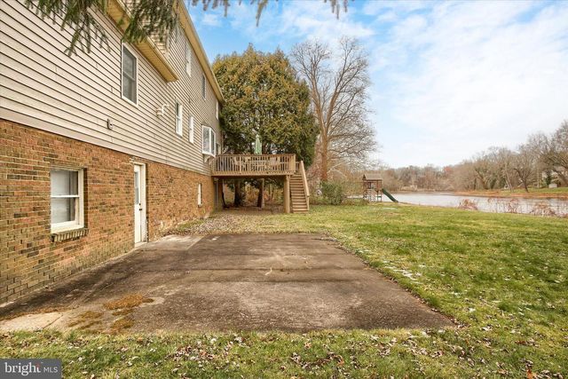 516 LAMP POST LN, Camp Hill, PA 17011