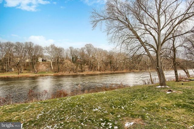 516 LAMP POST LN, Camp Hill, PA 17011