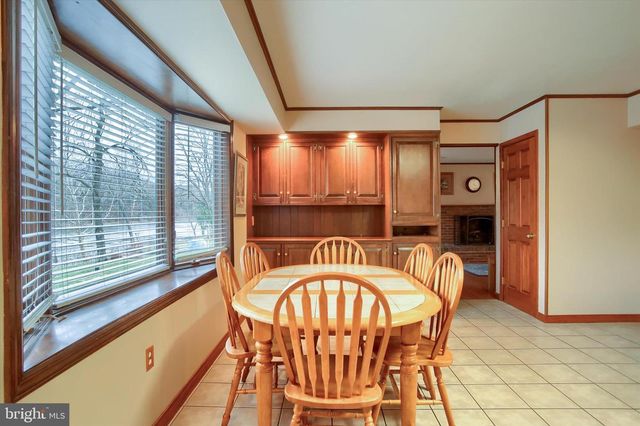 516 LAMP POST LN, Camp Hill, PA 17011