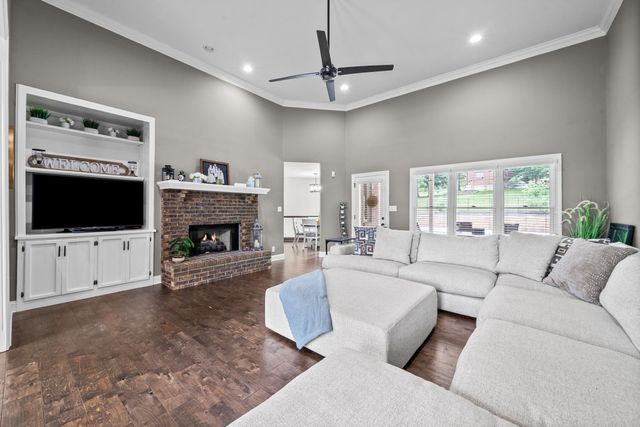 455 Stonemeadow Rd, Clarksville, TN 37043