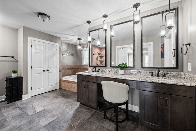 455 Stonemeadow Rd, Clarksville, TN 37043