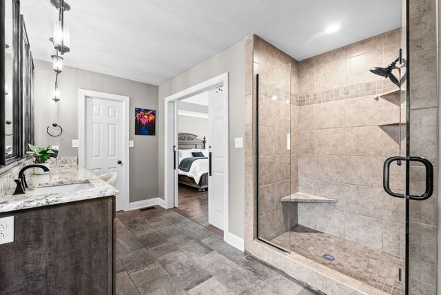 455 Stonemeadow Rd, Clarksville, TN 37043