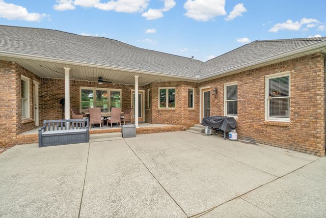 455 Stonemeadow Rd, Clarksville, TN 37043
