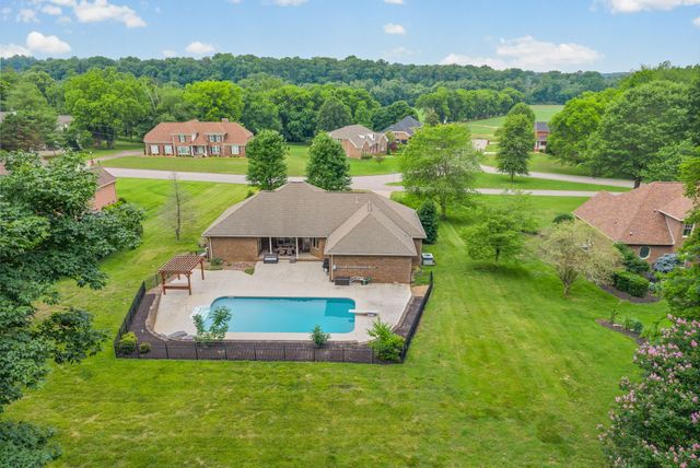 455 Stonemeadow Rd, Clarksville, TN 37043