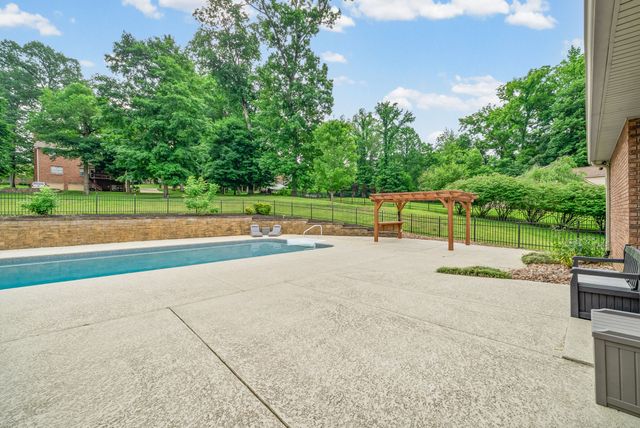 455 Stonemeadow Rd, Clarksville, TN 37043