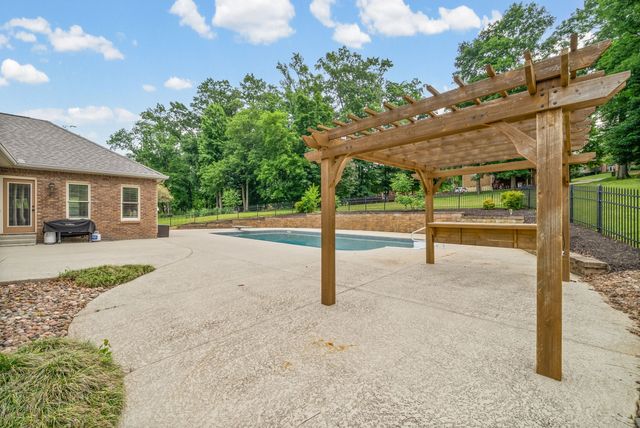 455 Stonemeadow Rd, Clarksville, TN 37043