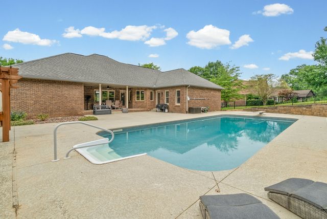 455 Stonemeadow Rd, Clarksville, TN 37043