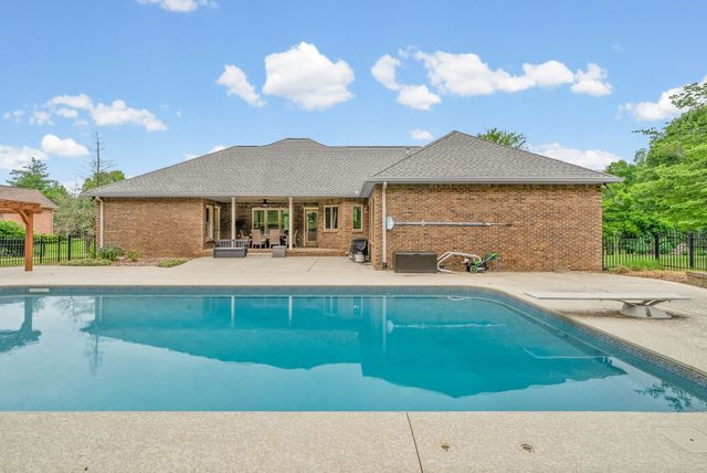 455 Stonemeadow Rd, Clarksville, TN 37043