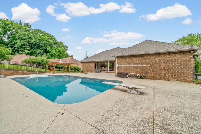 455 Stonemeadow Rd, Clarksville, TN 37043