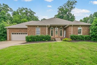 455 Stonemeadow Rd, Clarksville, TN 37043