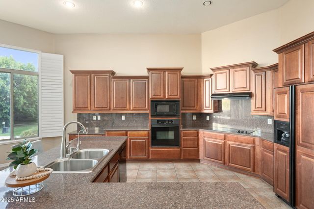 795 W VERBENA Lane, Litchfield Park, AZ 85340