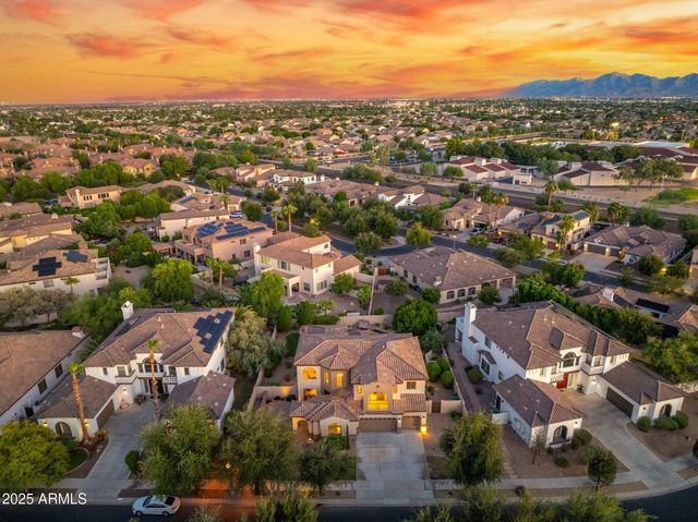 795 W VERBENA Lane, Litchfield Park, AZ 85340