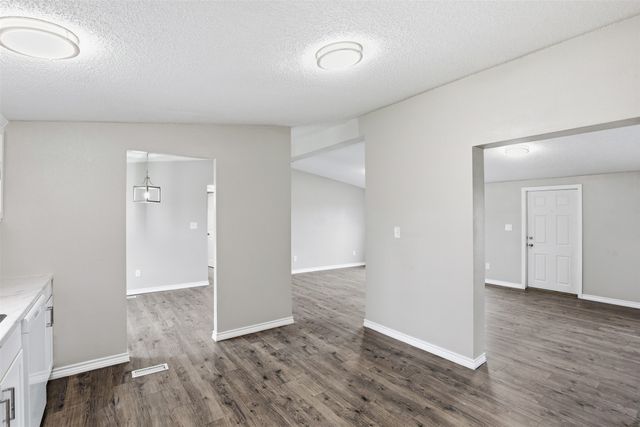 8621 Meadow Way Lane, Alvarado, TX 76009