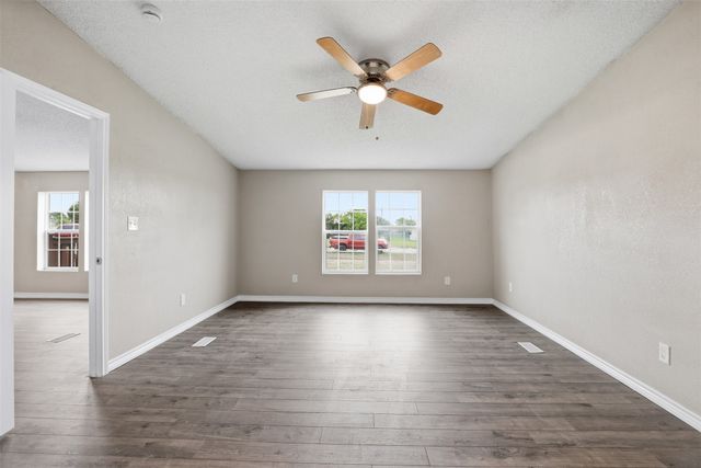 8621 Meadow Way Lane, Alvarado, TX 76009