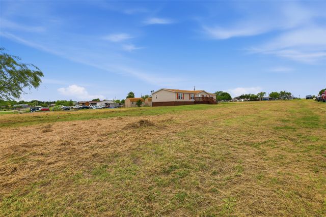 8621 Meadow Way Lane, Alvarado, TX 76009