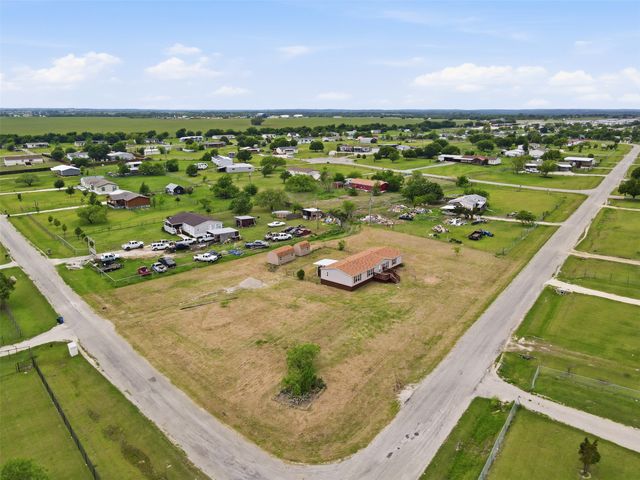8621 Meadow Way Lane, Alvarado, TX 76009