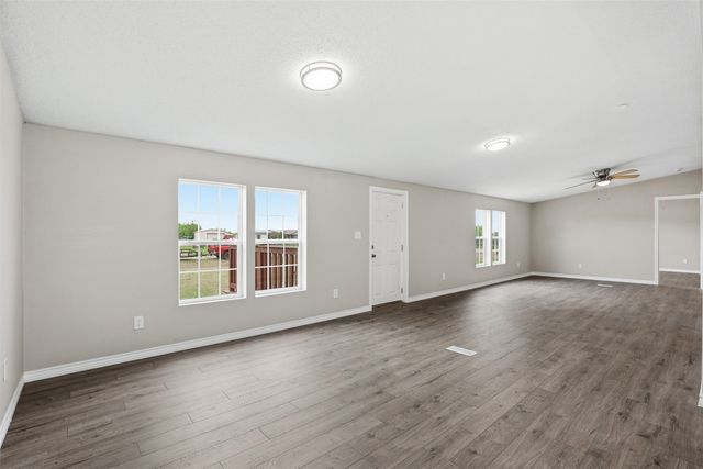 8621 Meadow Way Lane, Alvarado, TX 76009