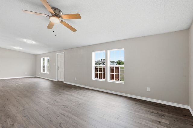 8621 Meadow Way Lane, Alvarado, TX 76009