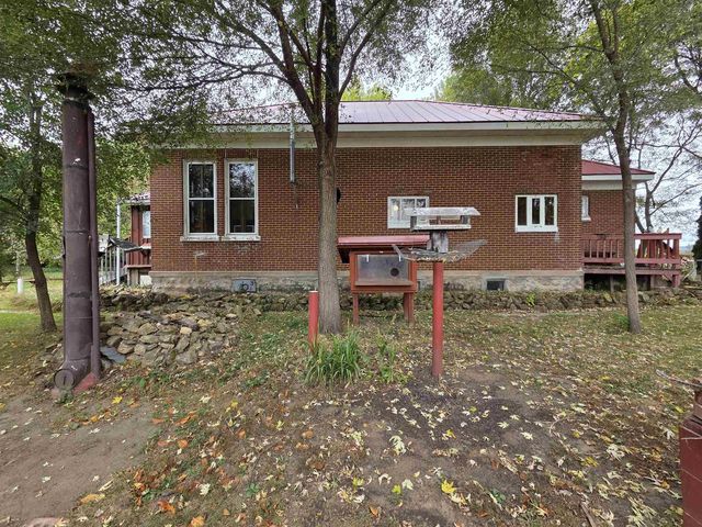 7610 N Prairie Road, Muscoda, WI 53573