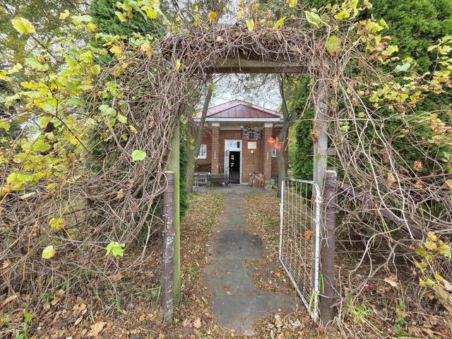 7610 N Prairie Road, Muscoda, WI 53573