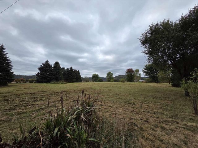 7610 N Prairie Road, Muscoda, WI 53573