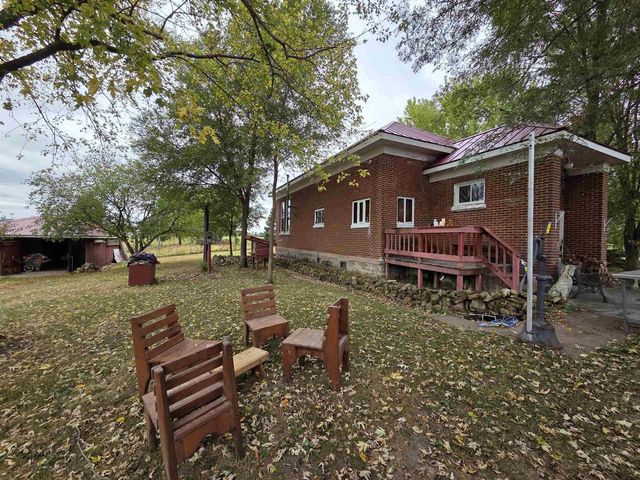 7610 N Prairie Road, Muscoda, WI 53573
