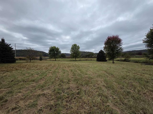 7610 N Prairie Road, Muscoda, WI 53573