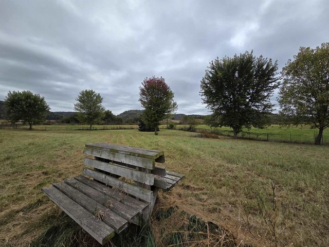 7610 N Prairie Road, Muscoda, WI 53573