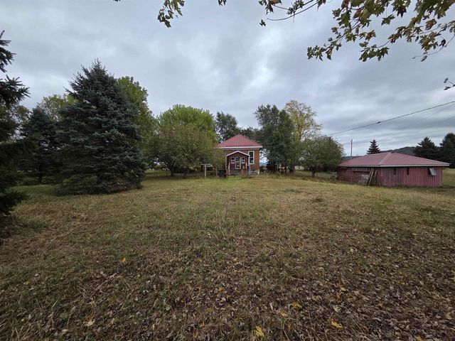 7610 N Prairie Road, Muscoda, WI 53573