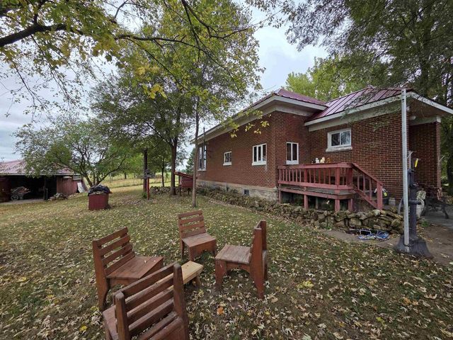 7610 N Prairie Road, Muscoda, WI 53573