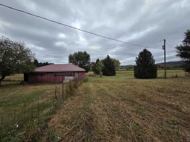 7610 N Prairie Road, Muscoda, WI 53573